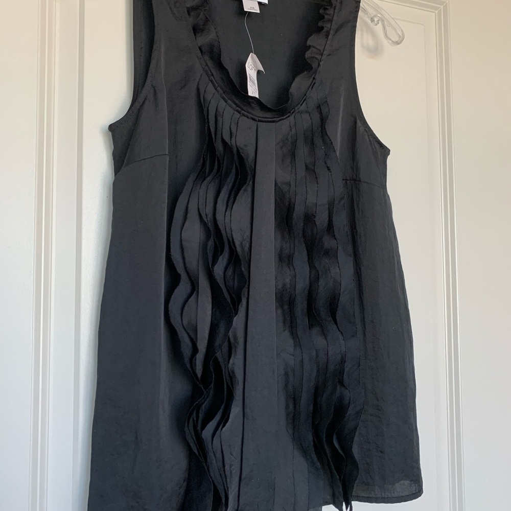 LOFT Black Cascading Ruffle Shell - Picture 4 of 6